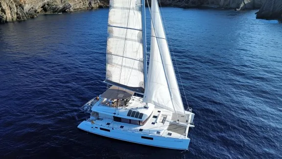 LAGOON 560 S2