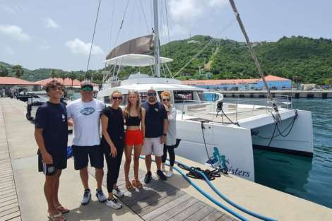 Review img # 72 of the yacht C SISTERS