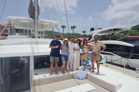Review img # 69 of the yacht C SISTERS