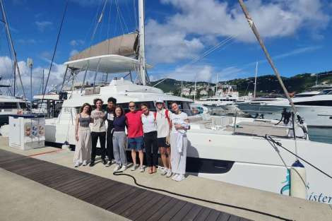 Review img # 53 of the yacht C SISTERS