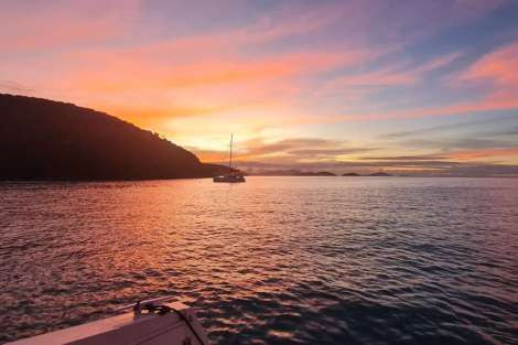 Review img # 56 of the yacht C SISTERS