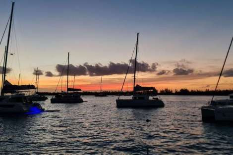 Review img # 47 of the yacht C SISTERS