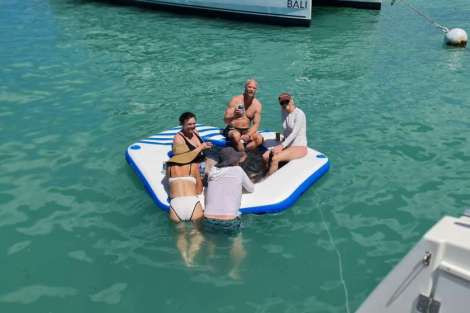 Review img # 49 of the yacht C SISTERS