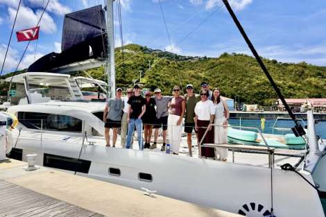 Review img # 36 of the yacht CELESTINE