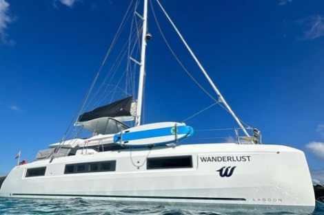 Review img # 13 of the yacht CENTERLINE