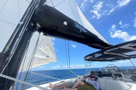 Review img # 39 of the yacht DRAGONFLY