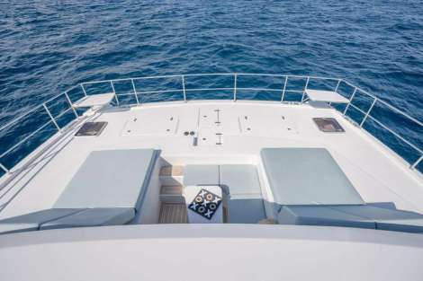 Review img # 22 of the yacht EARNOUT