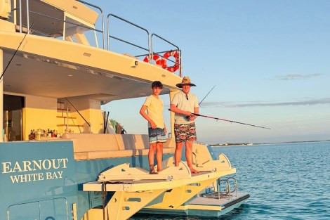 Review img # 3 of the yacht EARNOUT