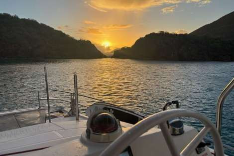 Review img # 3 of the yacht GALAXSEA