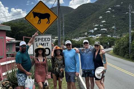 Review img # 4 of the yacht GET ALONG