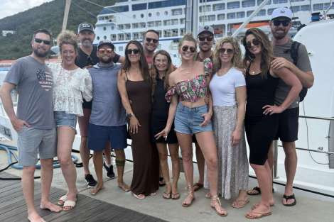 Review img # 1 of the yacht GET ALONG