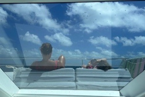 Review img # 11 of the yacht INDIGO