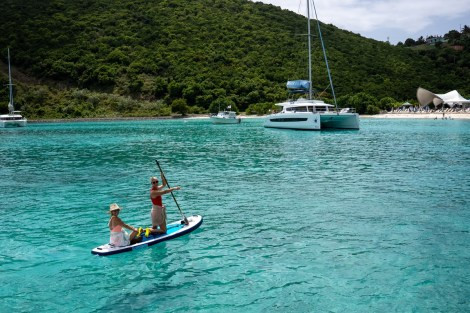 Review img # 28 of the yacht ISLAND KISSES