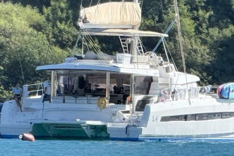 Review img # 26 of the yacht ISLAND KISSES
