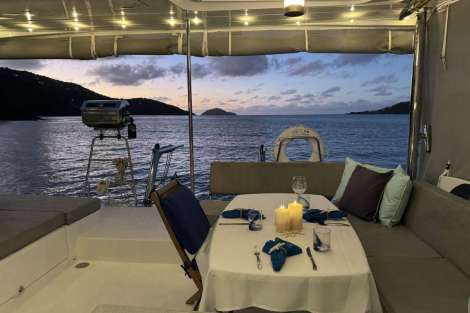 Review img # 142 of the yacht MAKIN MEMORIES