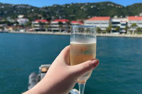 Review img # 109 of the yacht MAKIN MEMORIES