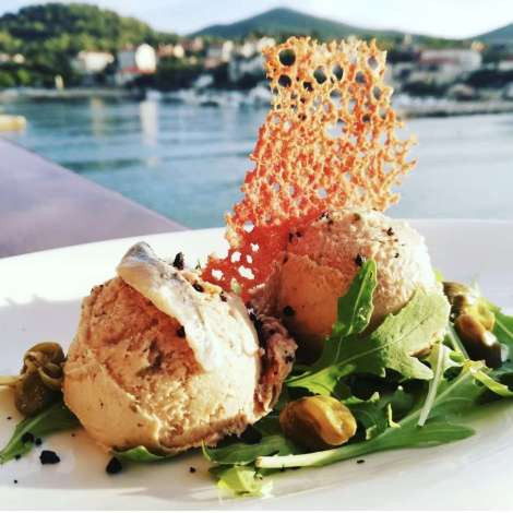 Food onboard Mendula # 1