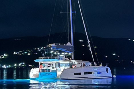 Review img # 25 of the yacht Morning Star