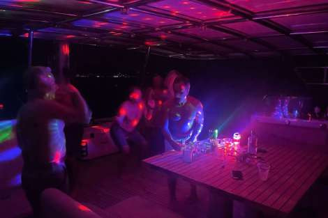 Review img # 36 of the yacht OCEAN VIBES