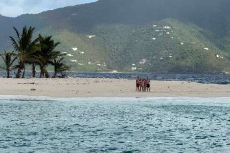 Review img # 12 of the yacht OHANA 59