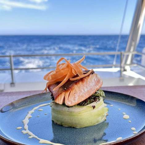 Food onboard PLUS 10 # 7