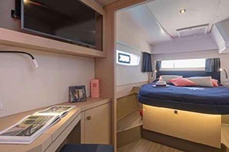 Review img # 2 of the yacht RISE