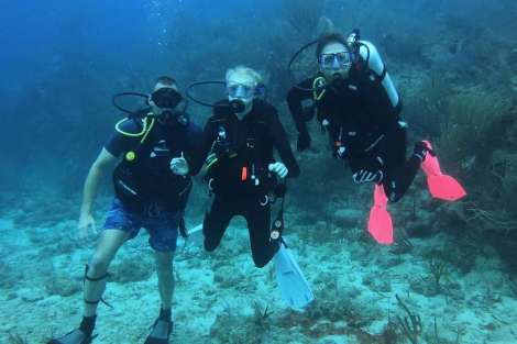 Review img # 92 of the yacht SCUBA DOO