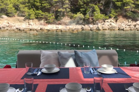 Review img # 4 of the yacht SOLITAIRE