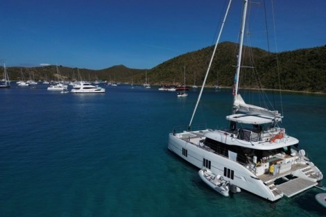 Review img # 35 of the yacht UNWAVERING